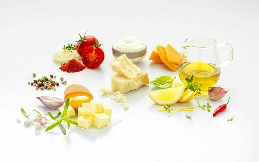 fromages-épices-huiles-oeufs-tomateèpiment-ail-oignon-baie-crème-citron-herbes-ingrédients-sauce-cap-solutions-culinaire